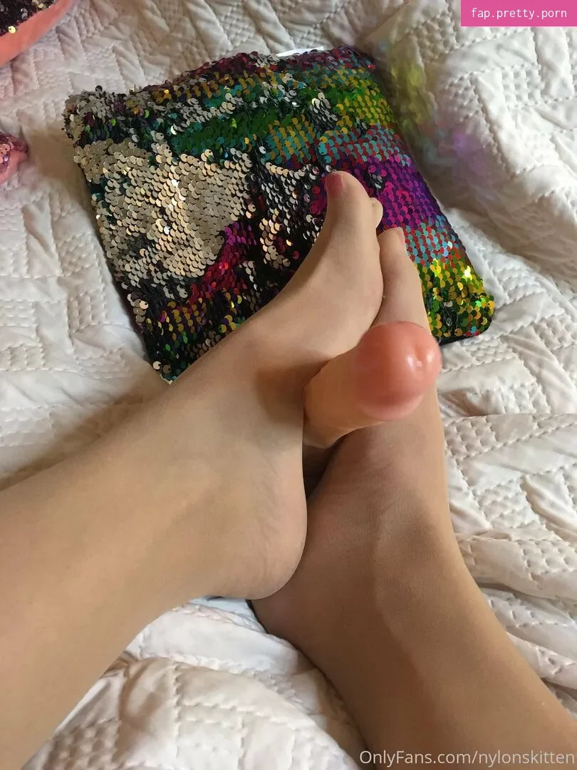 nylonskitten - Photo #95