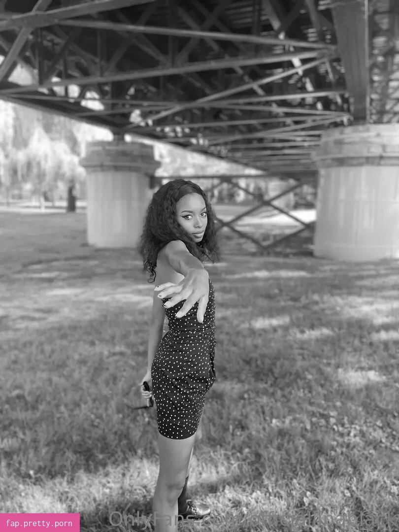 officiallinablack - Photo #15