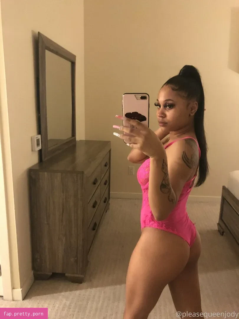 officiallyariaa - Photo #25