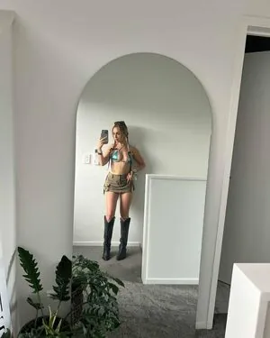 Olivia Hollands