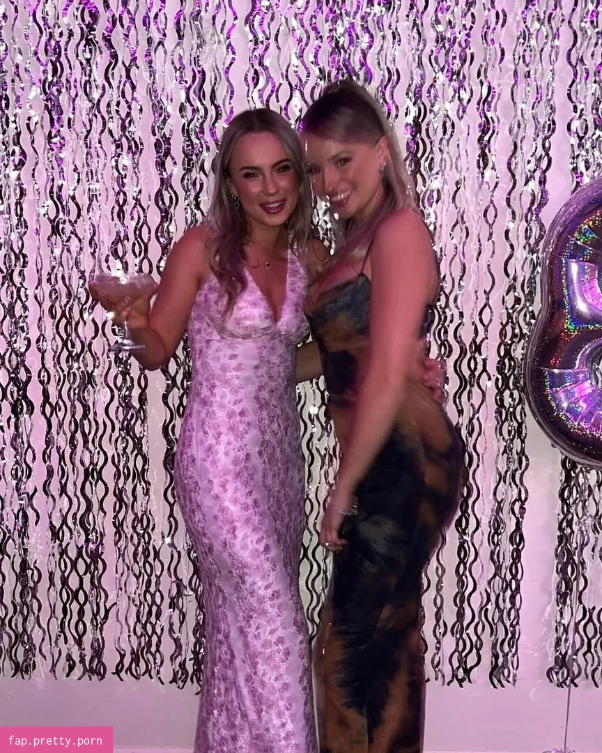 Olivia Hollands - Photo #36