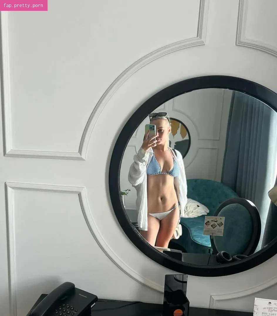 Olivia Hollands - Photo #49