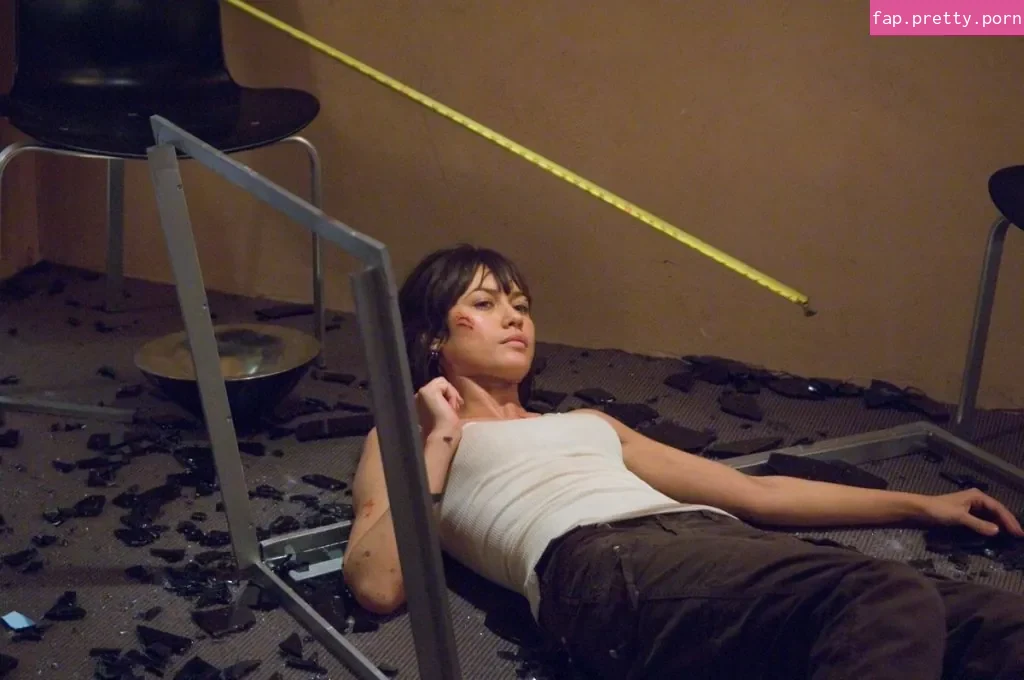 Olga Kurylenko - Photo #32