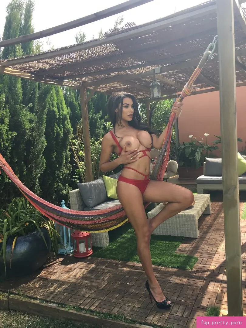 oliviaberzinc - Photo #51