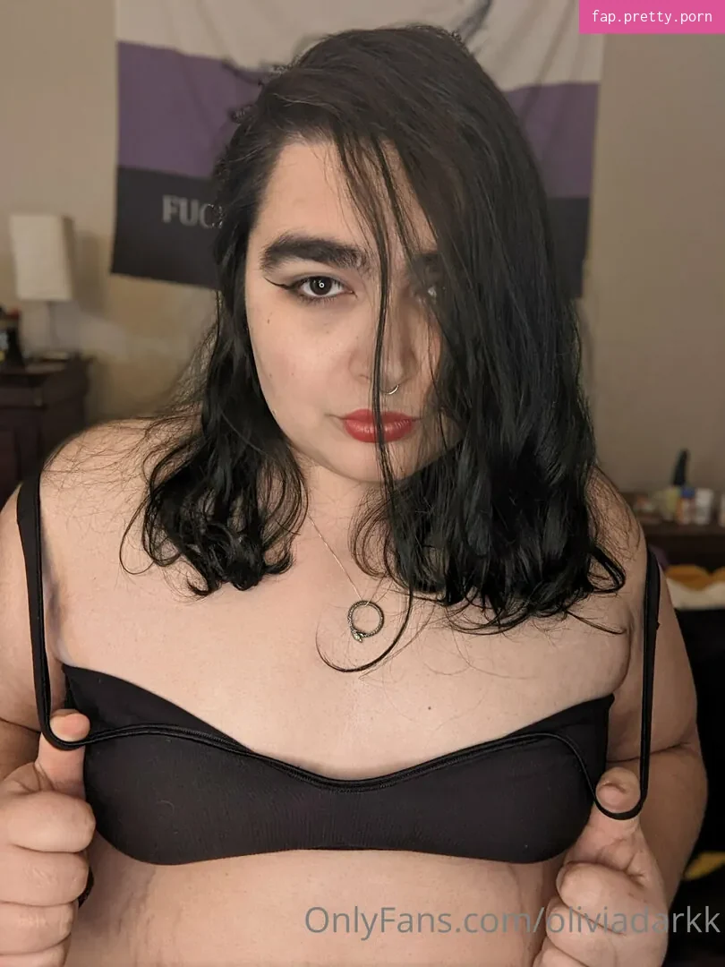 oliviadarkk - Photo #04