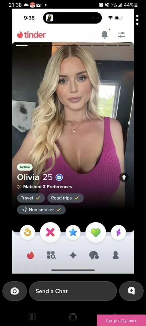 Olivia Miller - Photo #01