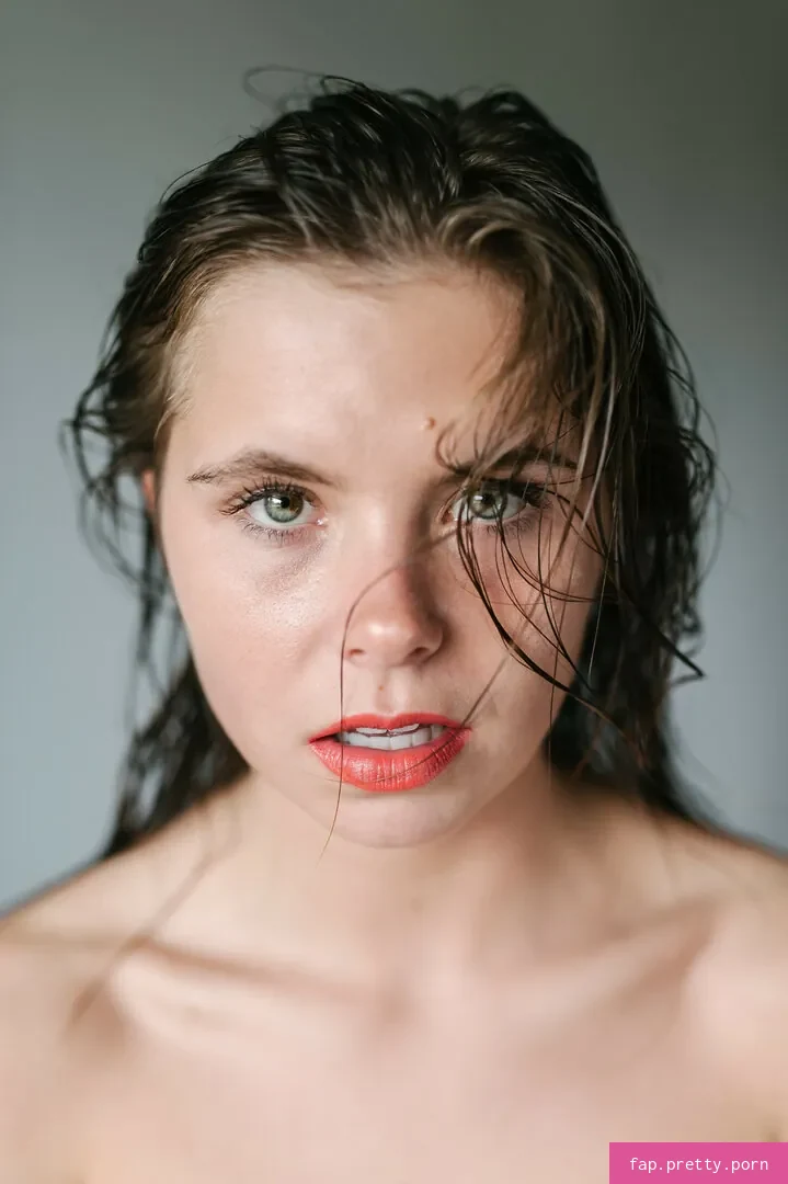 Oliwia Pawelczak - Photo #02