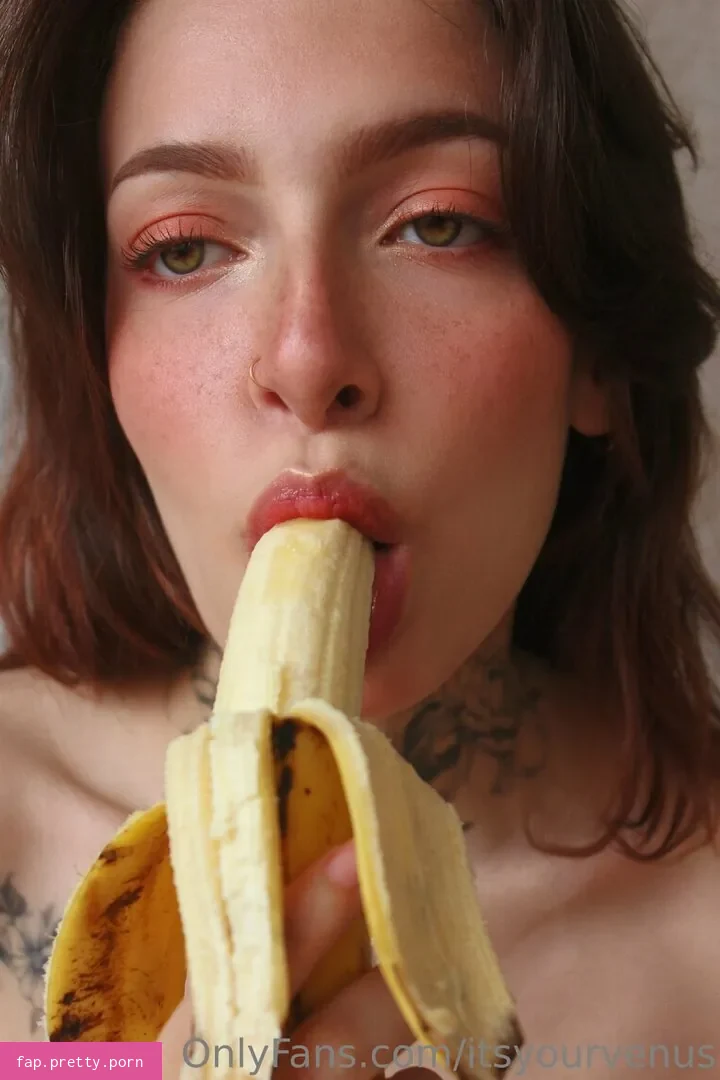 Oriana Valentine - Photo #22