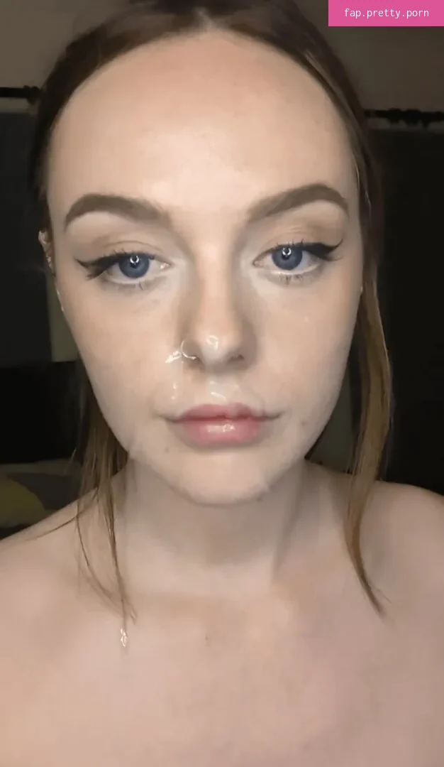 PrettyPetite - Photo #02