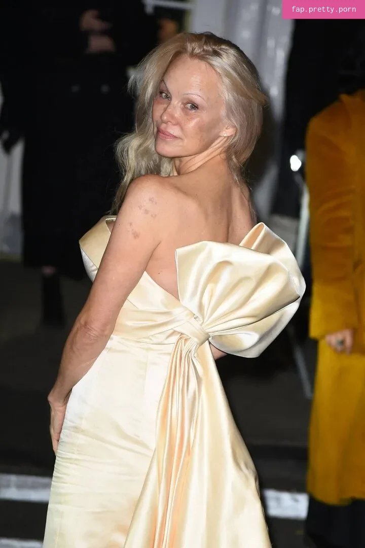 Pamela Anderson - Photo #85