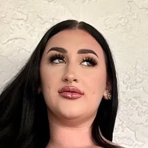 Patootiepeaches aka. Avalon Mira