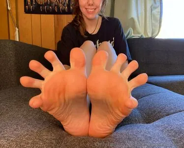 paulinasprettyfeet