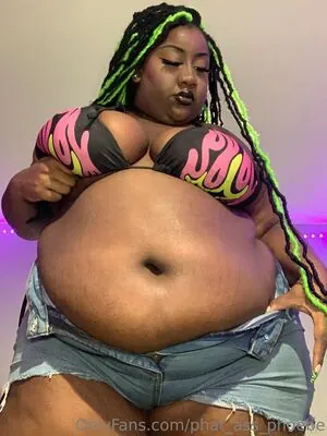phat_ass_phoebe
