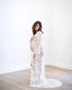 Pregnant Celebs