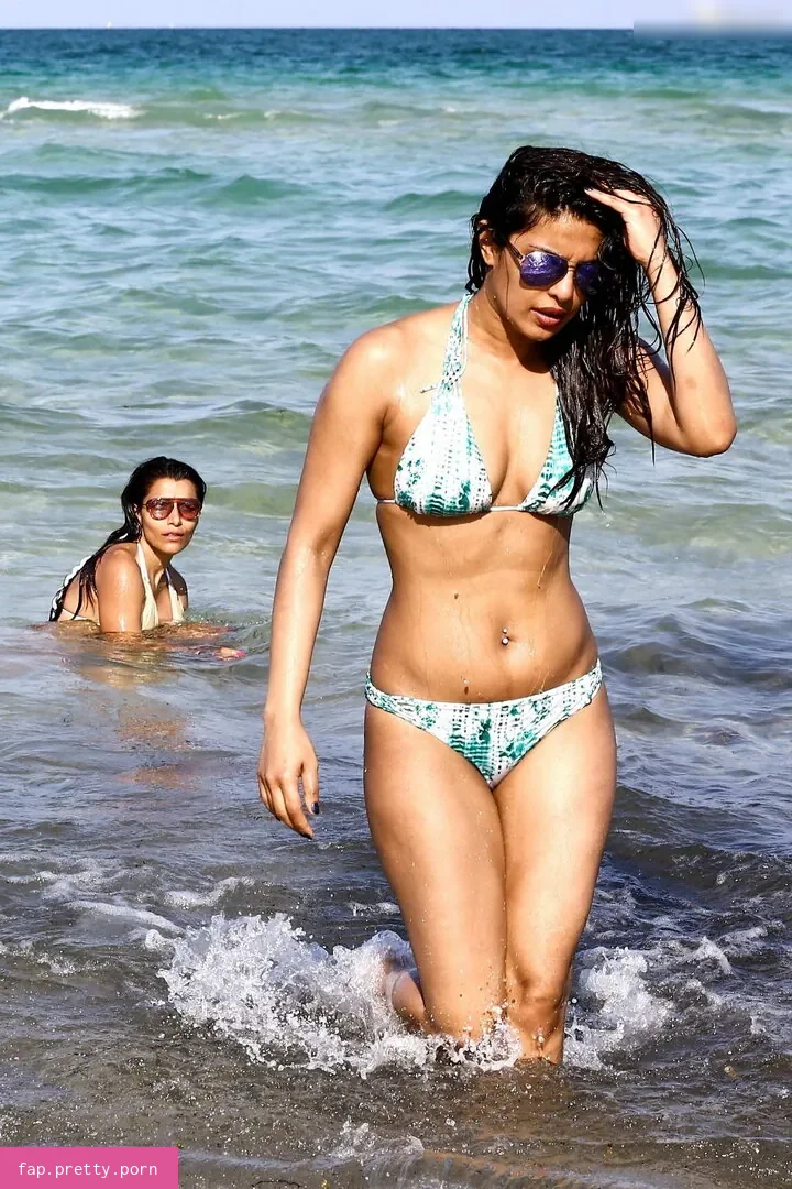 Priyanka Chopra - Photo #17