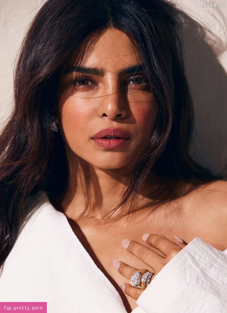 Priyanka Chopra - Photo #33