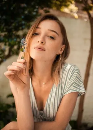 Phoebe Dynevor