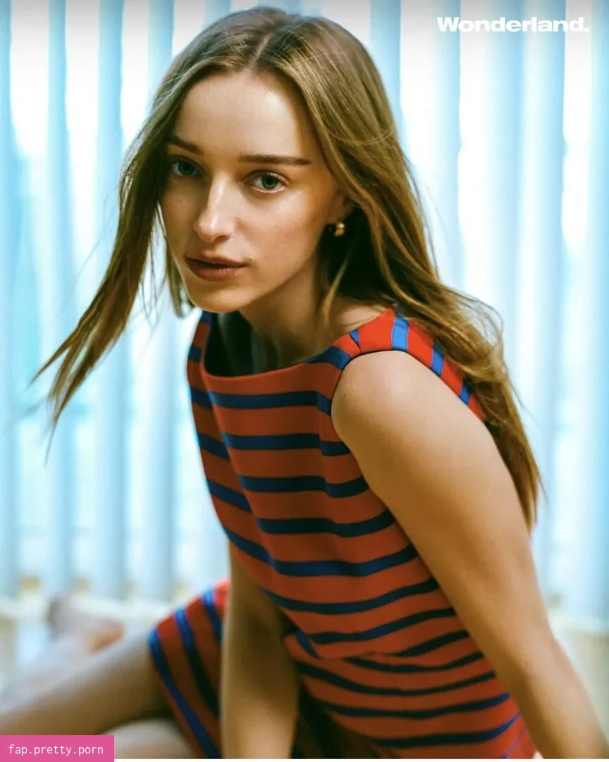 Phoebe Dynevor - Photo #21