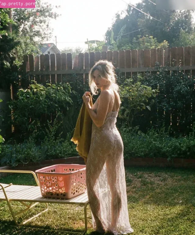 Paige Elkington - Photo #41