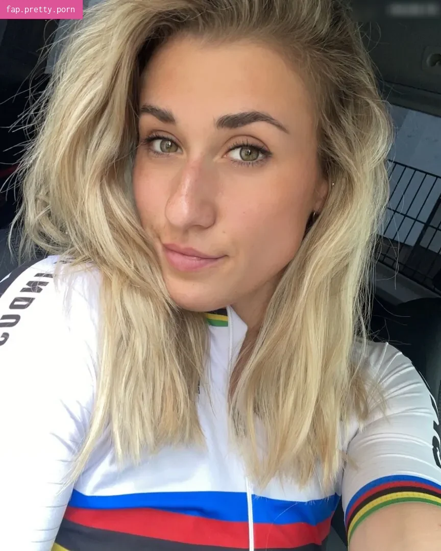 Pauline Grabosch - Photo #03