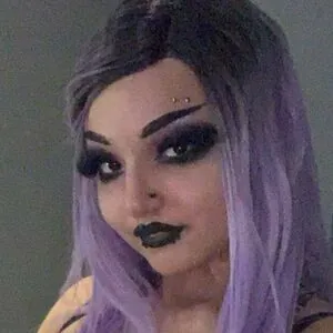 prosecco-glazed-lips