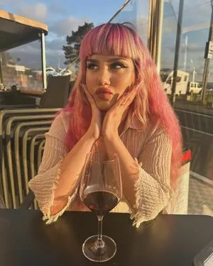 pinkcharlotte