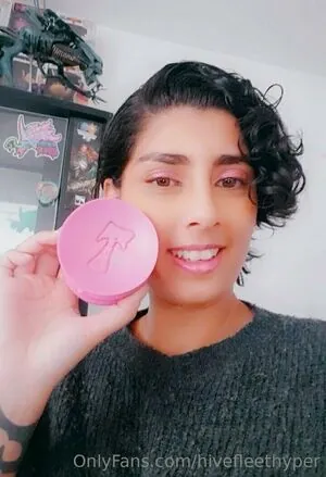 pinkhivequeen