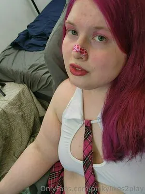 pinkylikes2play