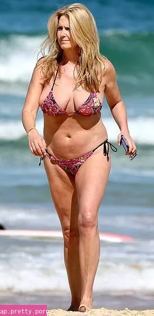 Penny Lancaster - Photo #19