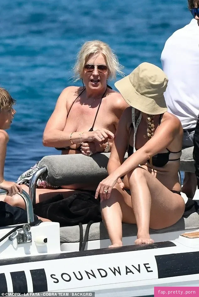 Penny Lancaster - Photo #29