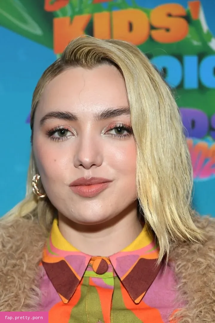 Peyton List - Photo #01