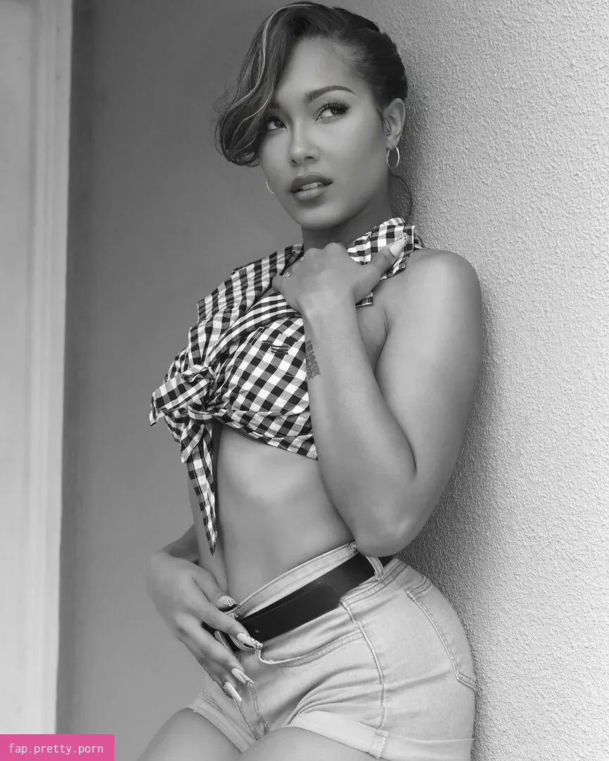Parker McKenna Posey - Photo #00
