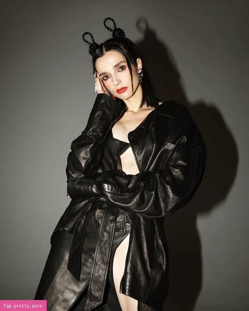 Poppy - Photo #34