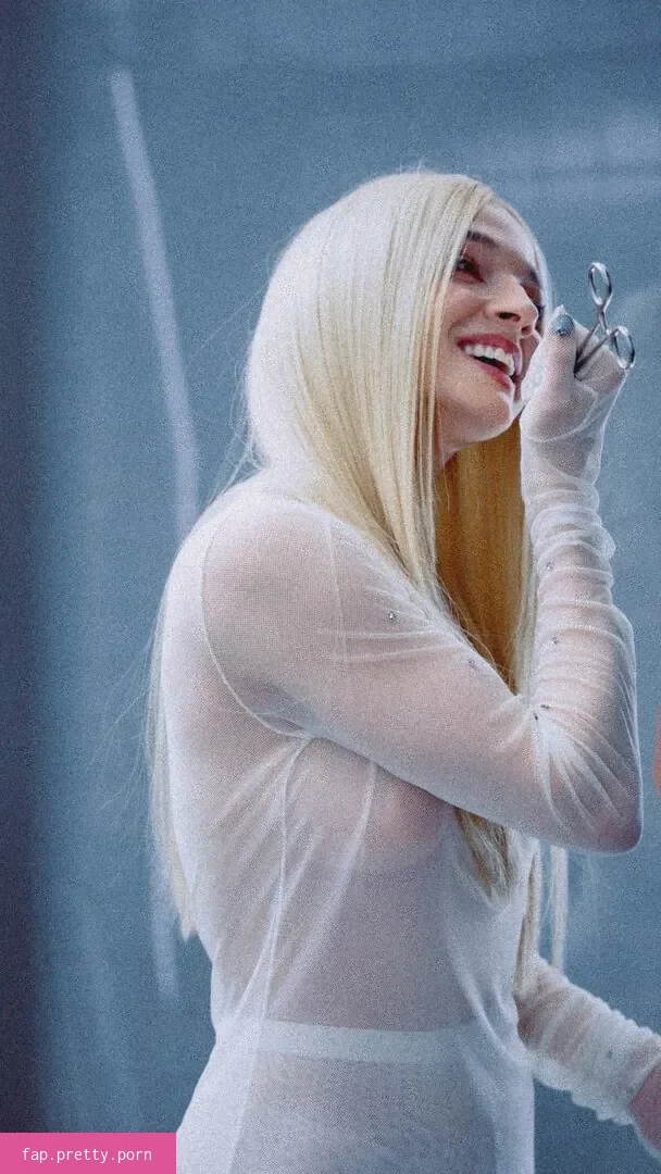 Poppy - Photo #24