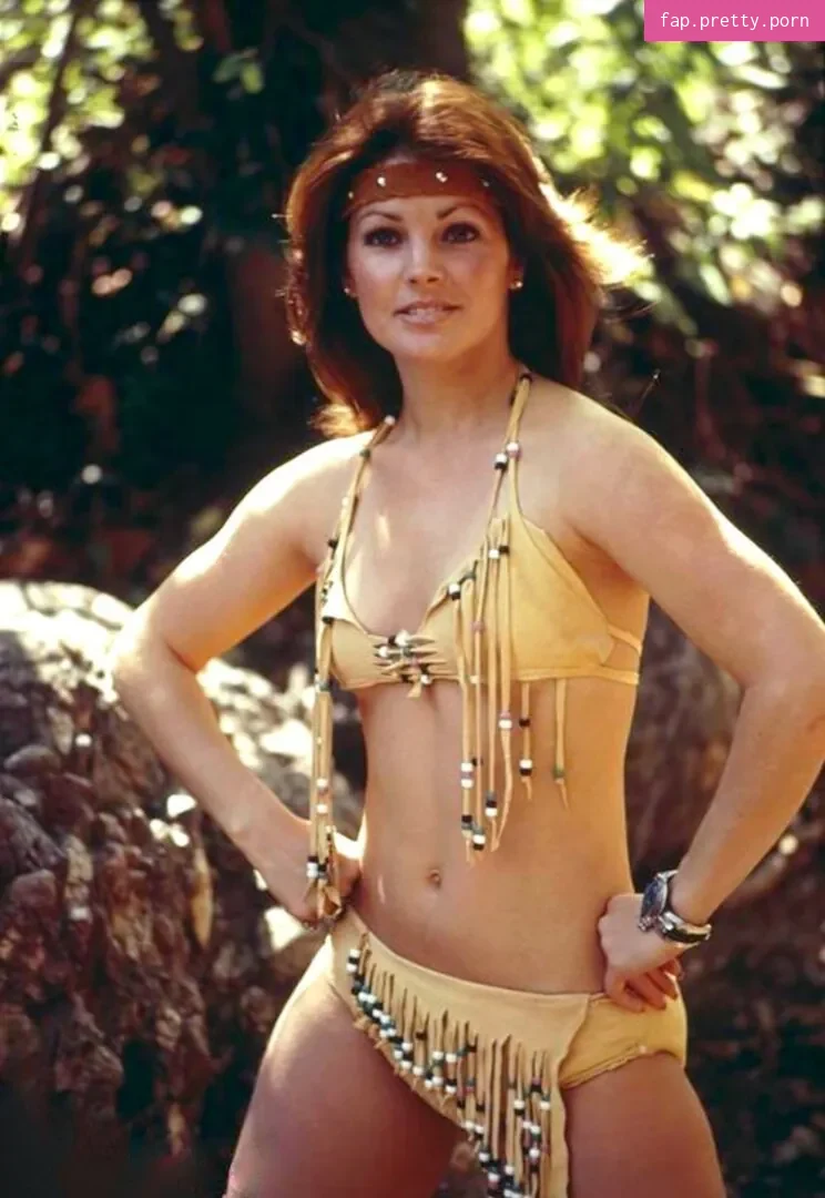 Priscilla Presley - Photo #01