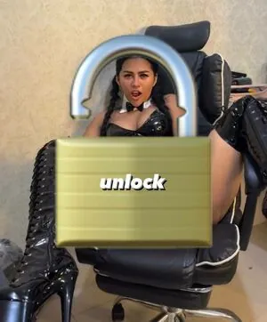 PVC Queen Lia Callia