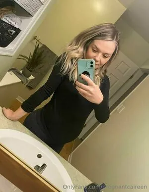 pregnantcaireen