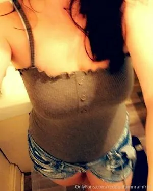 prettylittlesarafinafree