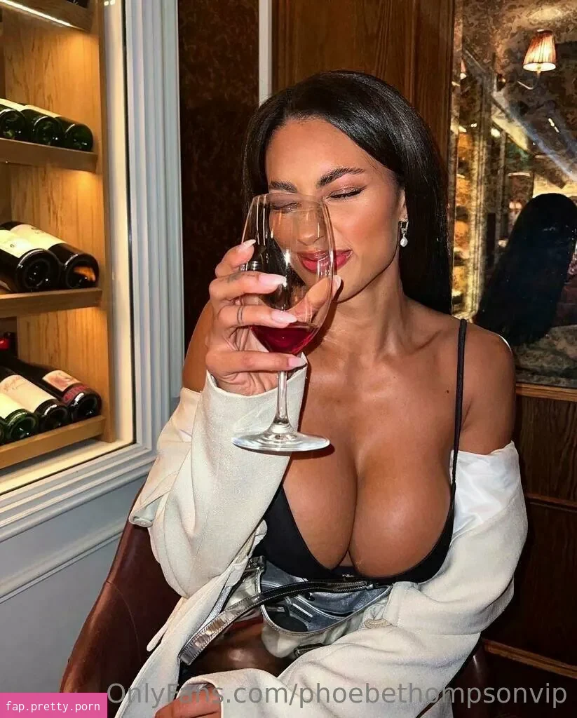 Phoebe Thompson - Photo #84