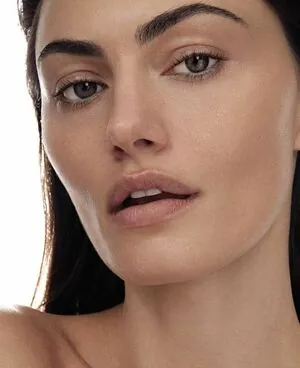 Phoebe Tonkin
