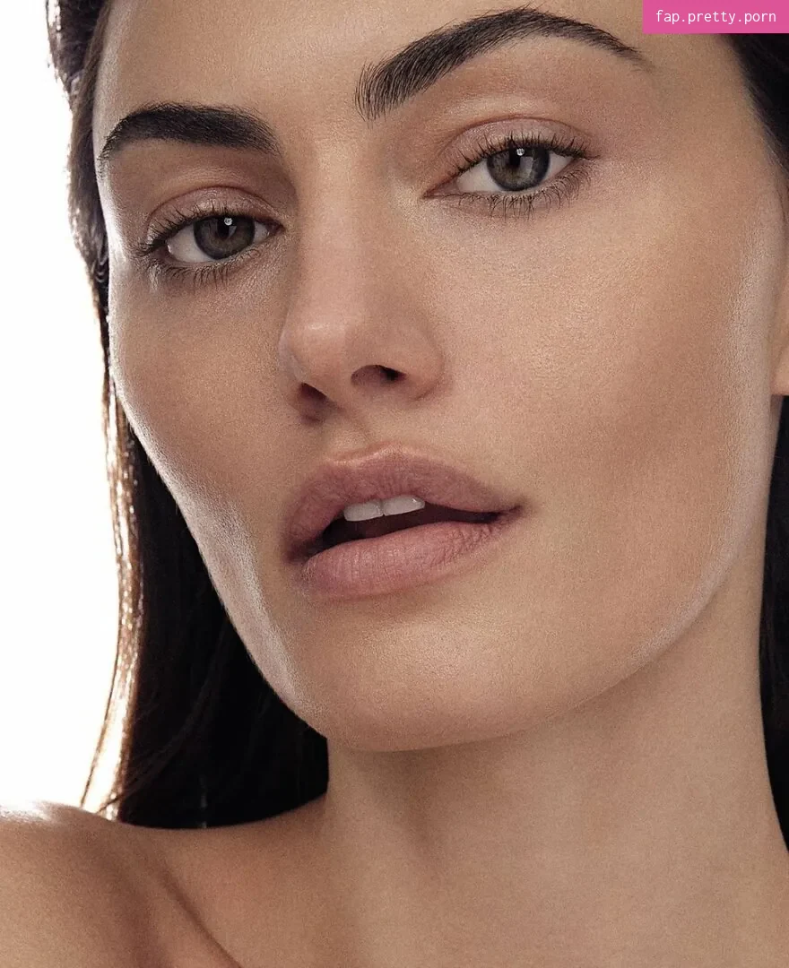 Phoebe Tonkin - Photo #36