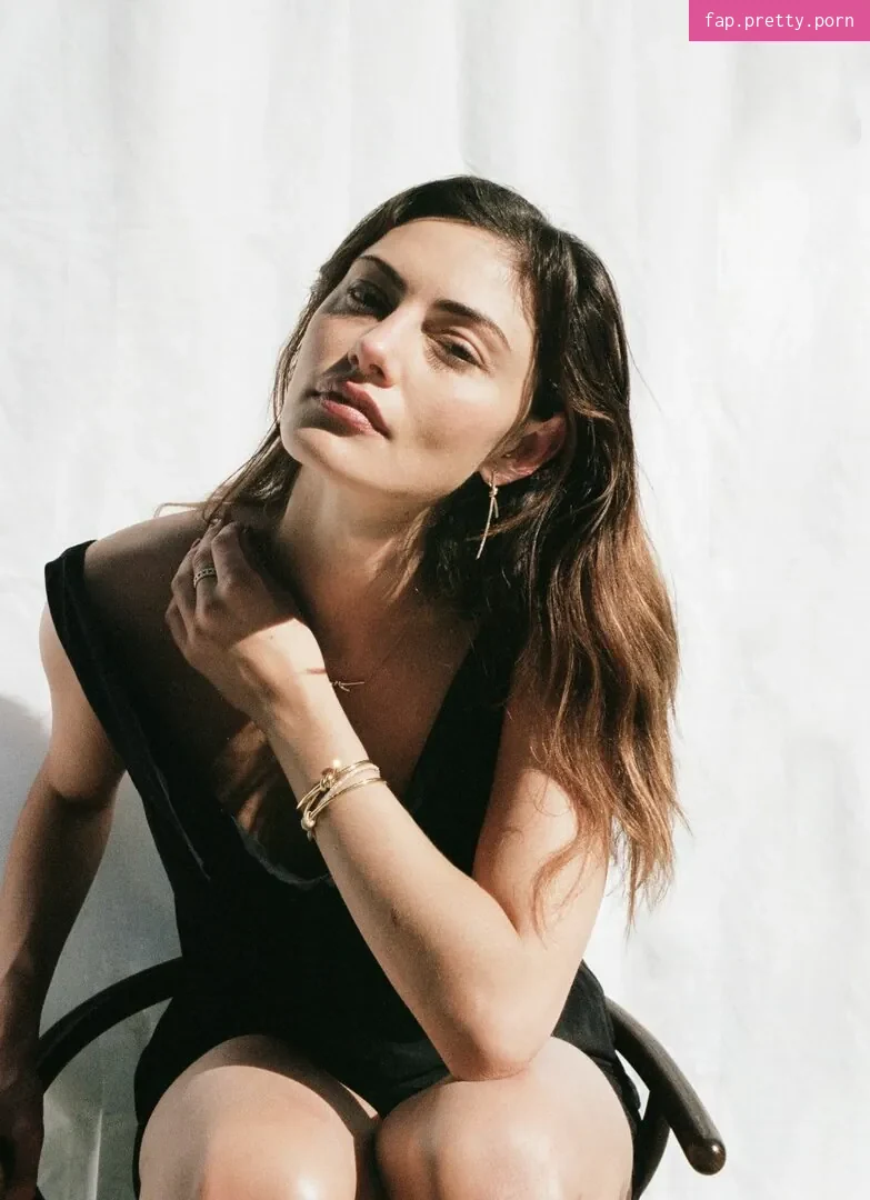 Phoebe Tonkin - Photo #58