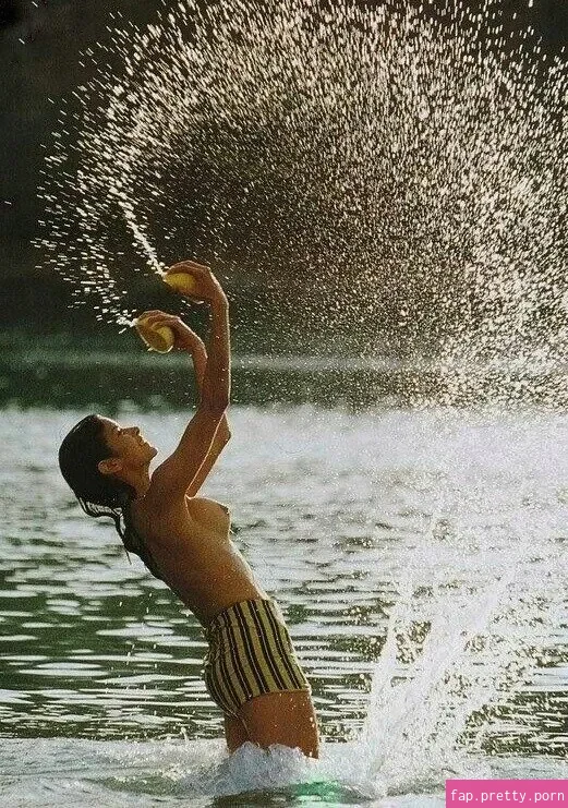 Patricia Velasquez - Photo #13