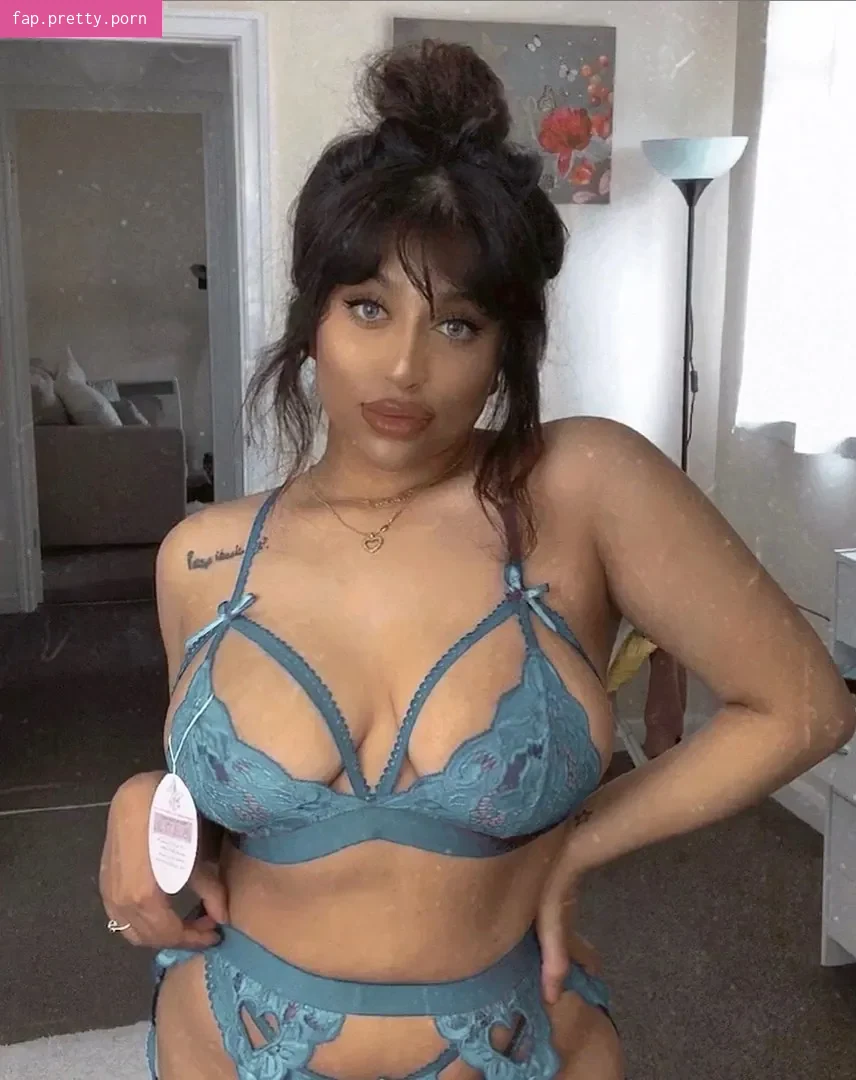 Priya Yasmin - Photo #04