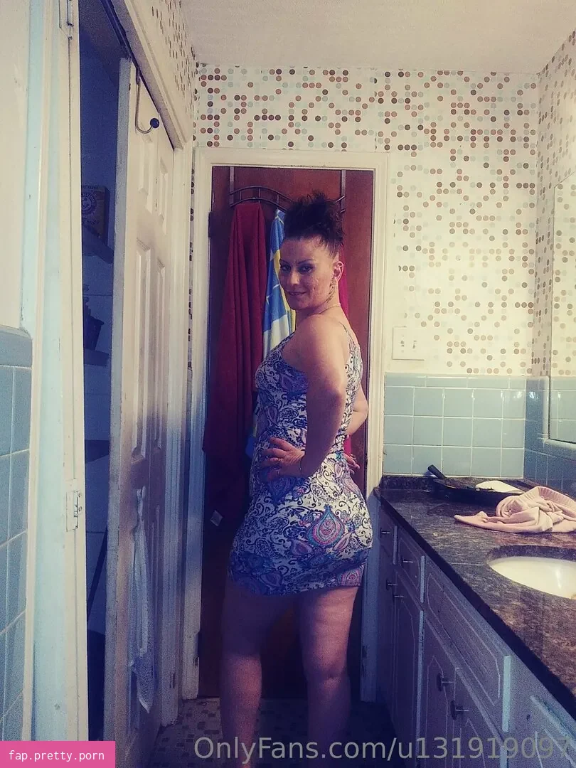 queen.b864 - Photo #04