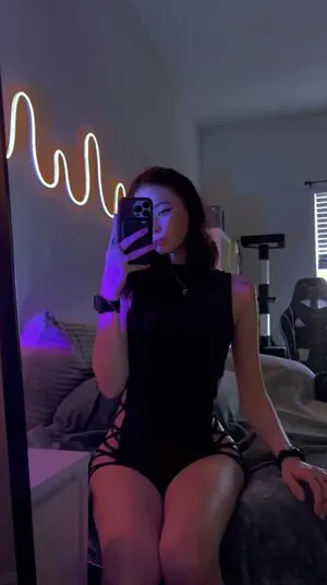 Queen_etimy