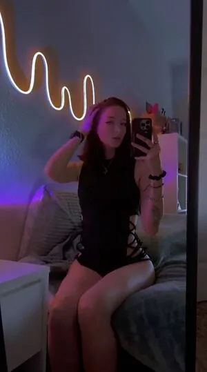 Queen_etimy