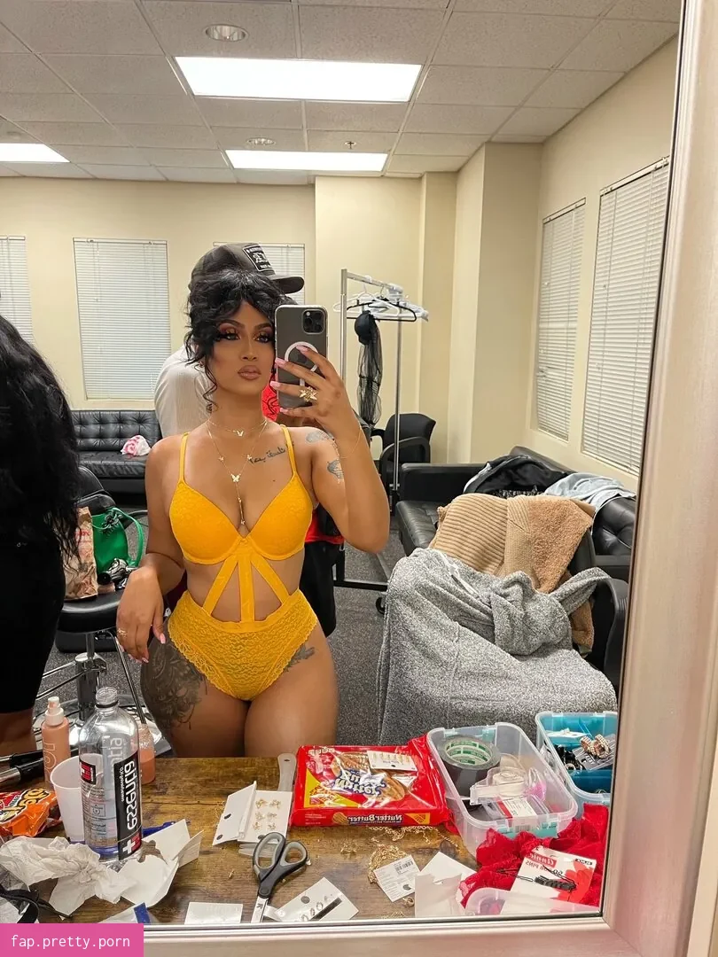 Queen Najia - Photo #94