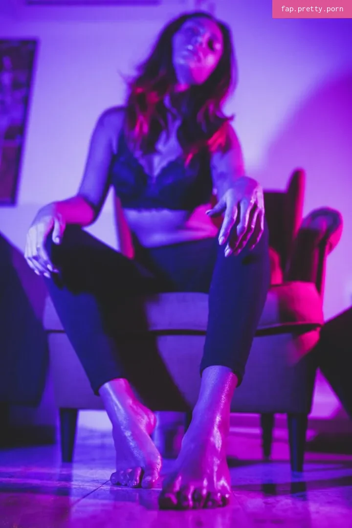 Queen Red - Photo #55