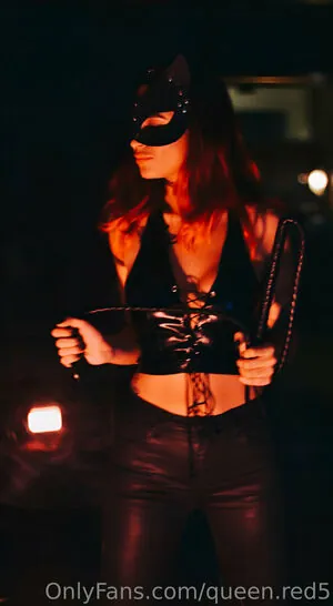 Queen Red